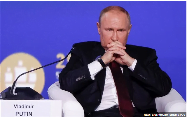 Ρωσία: Δημοτικοί σύμβουλοι 18 περιφερειών ζήτησαν την παραίτηση Πούτιν