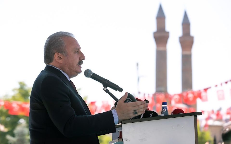 Πρόεδρος τουρκικής βουλής: «Απειλή για την ασφάλεια της Τουρκίας» η Ελλάδα