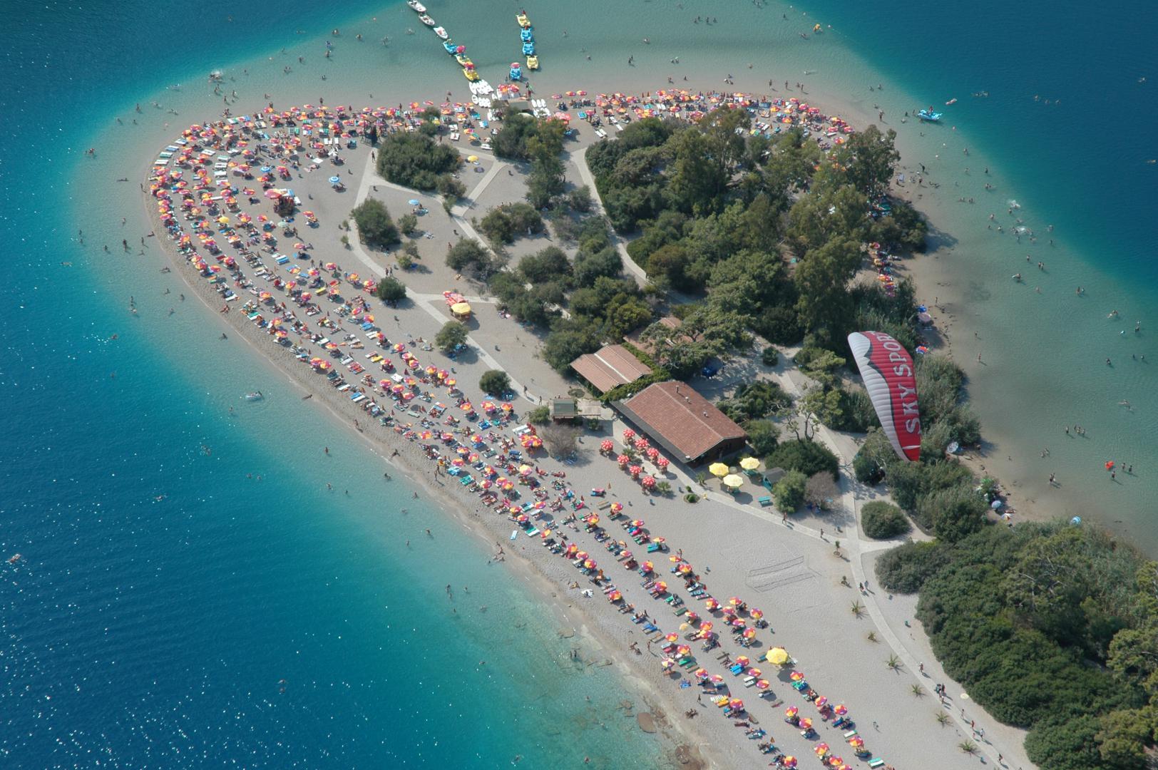 Εύσημα στην Τουρκία από UNWTO & WTTC για τις τουριστικές επιδόσεις της το φετινό καλοκαίρι | 23 εκατομμύρια επισκέπτες στο 7μηνο