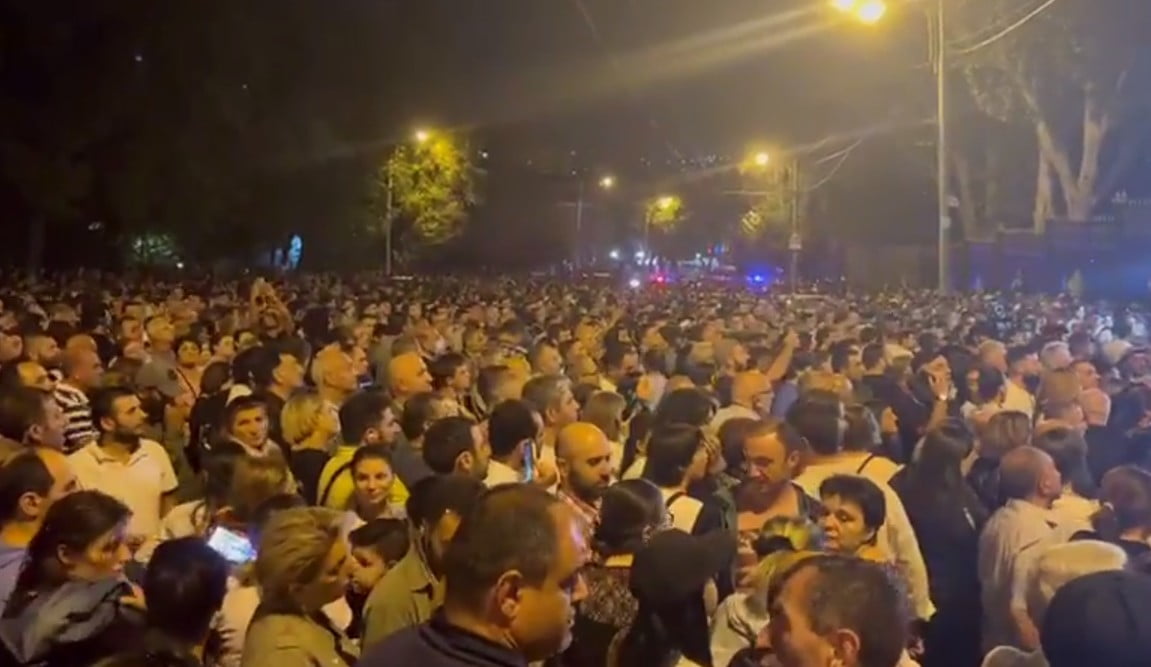 Διαδηλώσεις στο Ερεβάν μετά τη δήλωση Πασινιάν για παράδοση του Αρτσάχ στο Αζερμπαϊτζάν