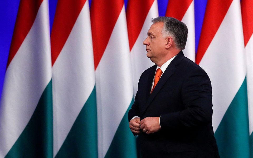 ΕΕ: Η Ουγγαρία απειλεί με βέτο κατά της ανανέωσης των κυρώσεων κατά της Ρωσίας