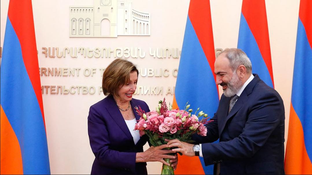 Δεν άρεσε στην Τουρκία η επίσκεψη Πελόζι στην Αρμενία!