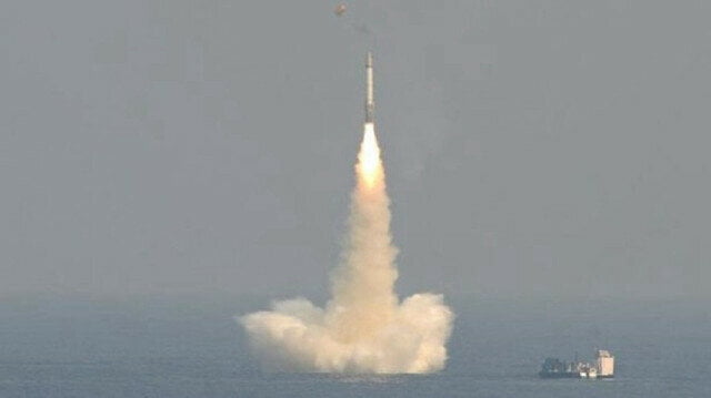 Η Ινδία εκτόξευσε βαλλιστικό πύραυλο από υποβρύχιο