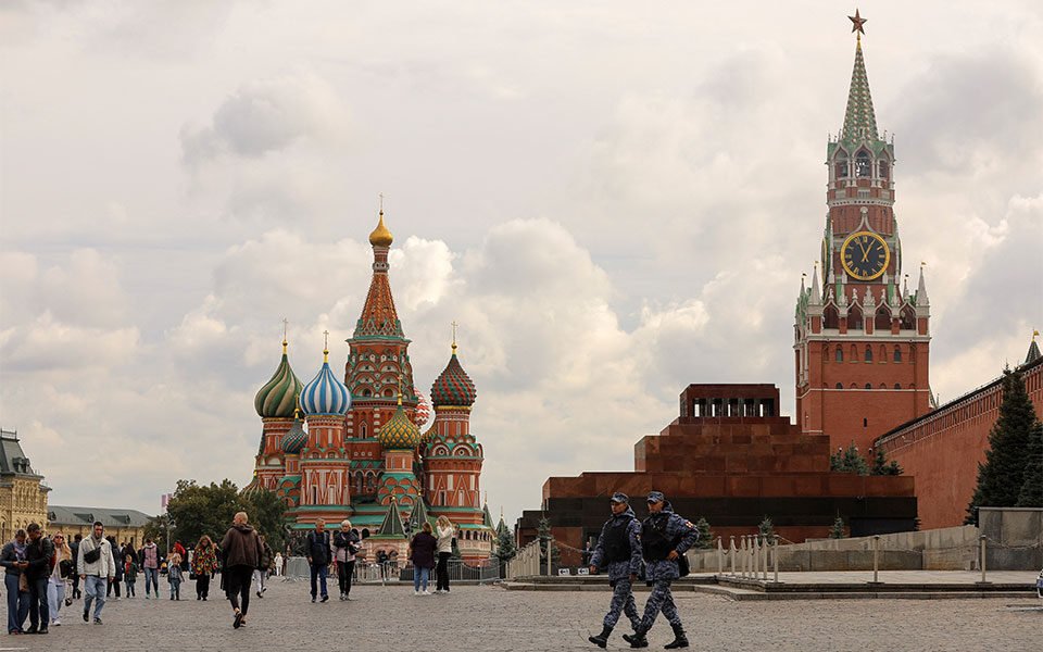 Ρωσία: Επιμένει στις προειδοποιήσεις περί «βρόμικης βόμβας»