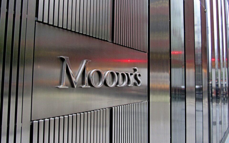 Moody’s: Αναβάθμισε κατά μία έως δύο βαθμίδες έξι ελληνικές τράπεζες