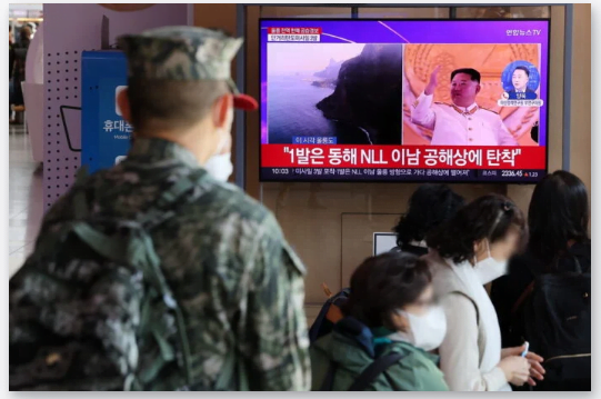 Β. Κορέα: Εκτόξευσε 10 πυραύλους- Ένας κατέπεσε κοντά στα χωρικά ύδατα της Ν. Κορέας