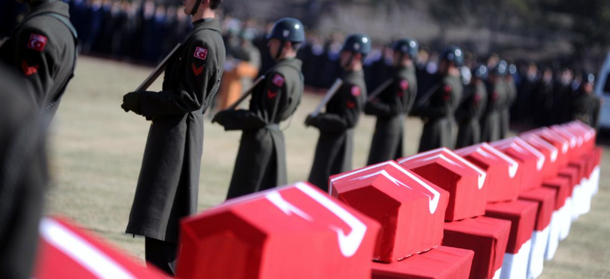 Οι σοροί 21 Τούρκων στρατιωτών που έχασαν τη ζωή τους σε επιχειρήσεις στις περιοχές Ζαπ, Αβασίν-Μπασιάν και Μετίνα μεταφέρθηκαν στο νοσοκομείο Çukurca