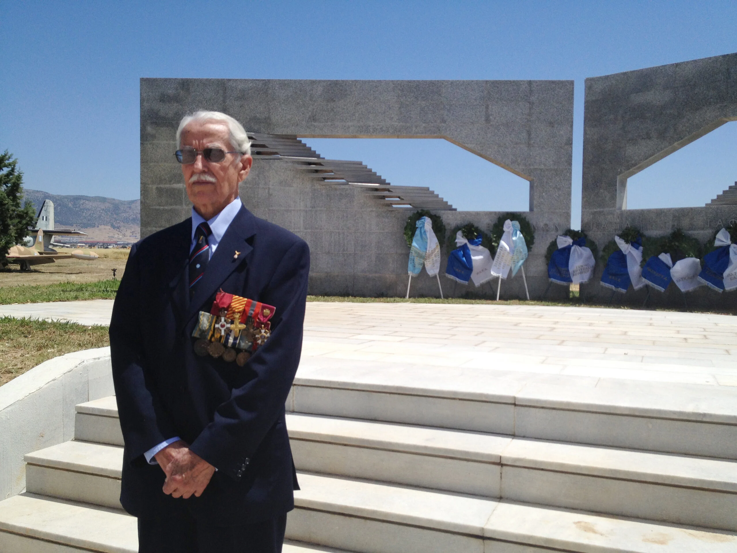 Πέθανε ο θρυλικός πιλότος, τελευταίος επιζών του Β΄ Παγκοσμίου Πολέμου Κωνσταντίνος Χατζηλάκος