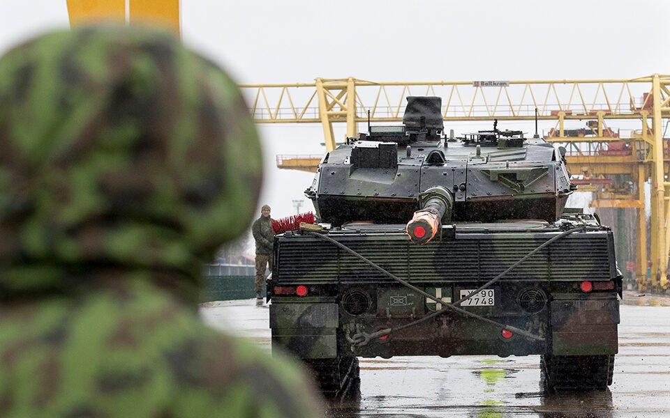 Η ώρα των μεγάλων αποφάσεων για τη Δύση – Στέλνουν άρματα μάχης στην Ουκρανία