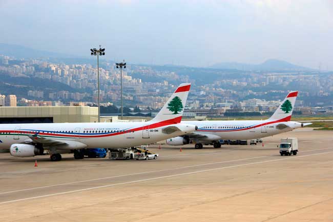 Δύο αεροπλάνα χτυπήθηκαν από αδέσποτες σφαίρες στο αεροδρόμιο της Βηρυτού