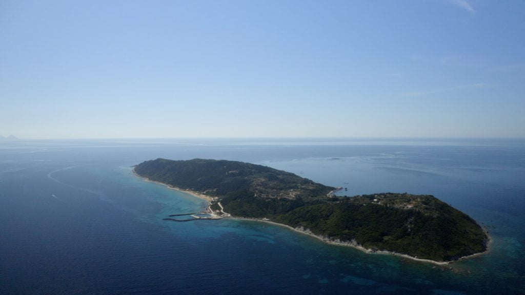 Ένα κατάφυτο κομμάτι στενόμακρης γης, βορειοανατολικά της Κέρκυρας! Το “Μαθράκι” στην εκπομπή “Νησιά στην άκρη” στην ΕΡΤ3