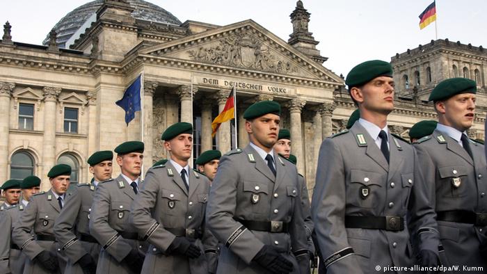 Ανησυχία στη Γερμανία για την έλλειψη στρατού! Συζητήσεις για την επαναφορά της υποχρεωτικής θητείας που κατήργησε η Μέρκελ