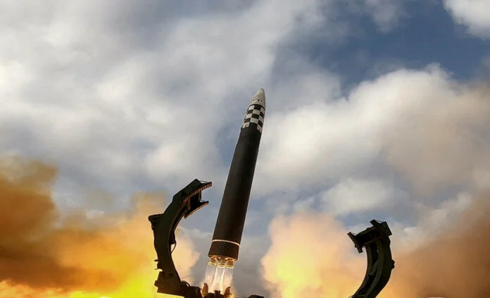 Βόρεια Κορέα: Επιβεβαίωσε ότι εκτόξευσε διηπειρωτικό βαλλιστικό πύραυλο