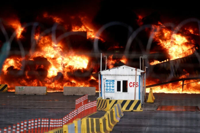 Τουρκία: Αναζωπύρωση της πυρκαγιάς στο λιμάνι της Αλεξανδρέττας