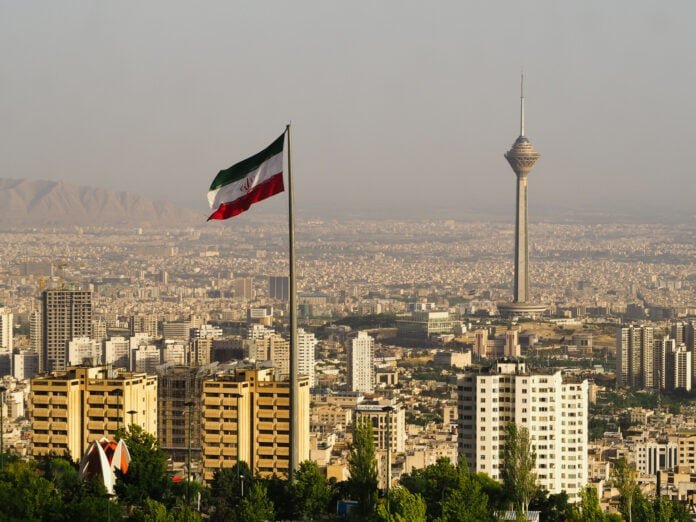 Φρουροί της Επανάστασης: Το Ιράν ανέπτυξε νέο πύραυλο Κρουζ μεγάλου βεληνεκούς
