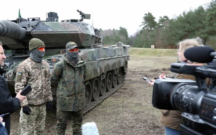 Ουκρανία: Έφτασαν τα 18 Γερμανικά άρματα Leopard-2