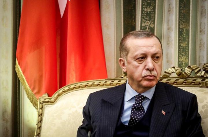 Πολιτική «κατάρρευση» του Ερντογάν βλέπει το Bloomberg! «Σωσίβιο σωτηρίας» οι ισλαμιστές
