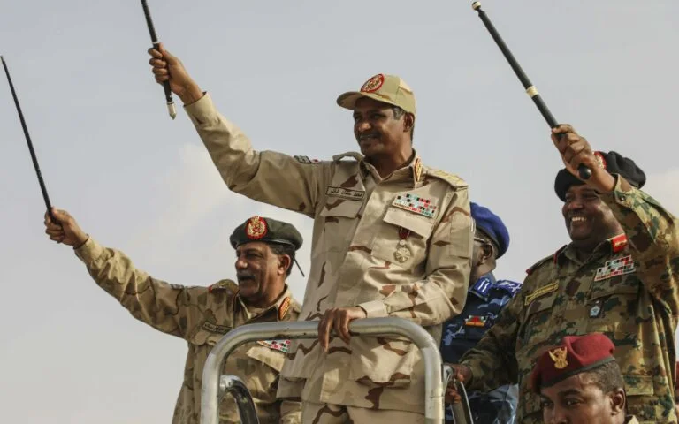  Σουδάν: Κοράνι, χρήμα και καλάσνικοφ. Μια παρατεταμένη κρίση 40 ετών.