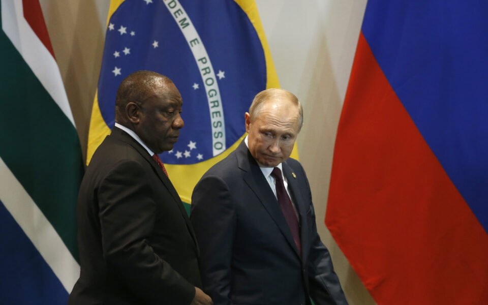 Σύνοδος Κορυφής των BRICS: Η Ν. Αφρική εξετάζει τρόπους για να μην συλληφθεί ο Πούτιν