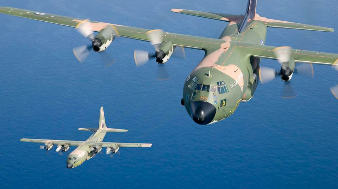 Ένα C-130, ένα C-27J και 15 κομάντο πάνε στην Αίγυπτο για τον απεγκλωβισμό Ελλήνων πολιτών από το Σουδάν