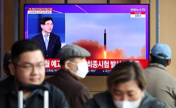Βόρεια Κορέα: Επιβεβαιώνεται η εκτόξευση νέου τύπου βαλιστικού πυραύλου