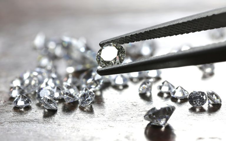 Η Ρωσία κερδίζει δισεκατομμύρια από τα διαμάντια