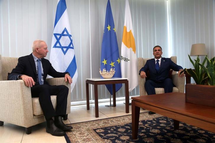 Διευρύνεται και εμπεδώνεται η αμυντική συνεργασία με Ισραήλ