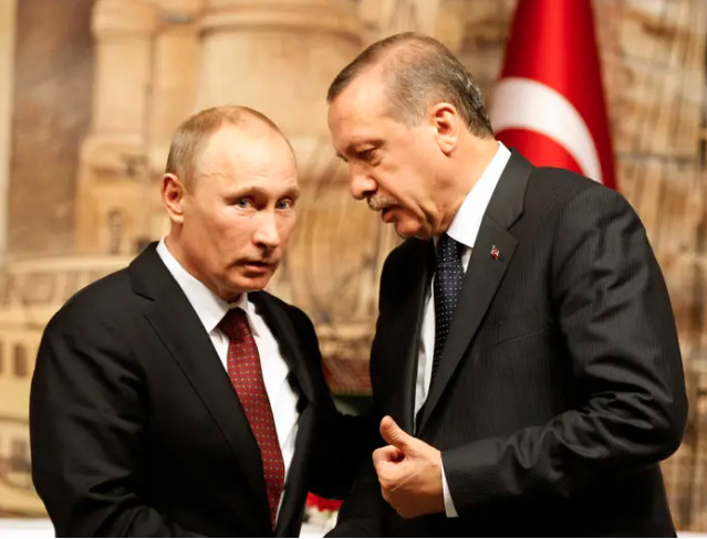 Politico: Ο Ερντογάν παίζει το χαρτί της ενέργειας με τις… ευλογίες Πούτιν