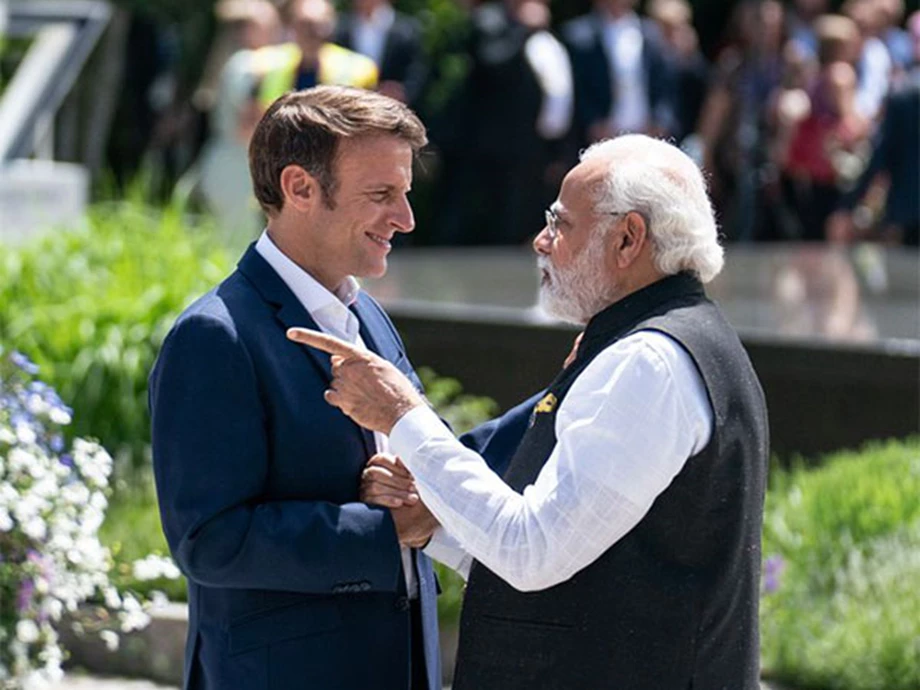 Ιστορική επίσκεψη Μόντι στη Γαλλία! Επίτιμος καλεσμένος του Μακρόν στην εθνική ημέρα της 14ης Ιουλίου ο Ινδός πρωθυπουργός! Απόσπασμα ινδικών δυνάμεων στην παρέλαση για την ημέρα της Βαστίλης