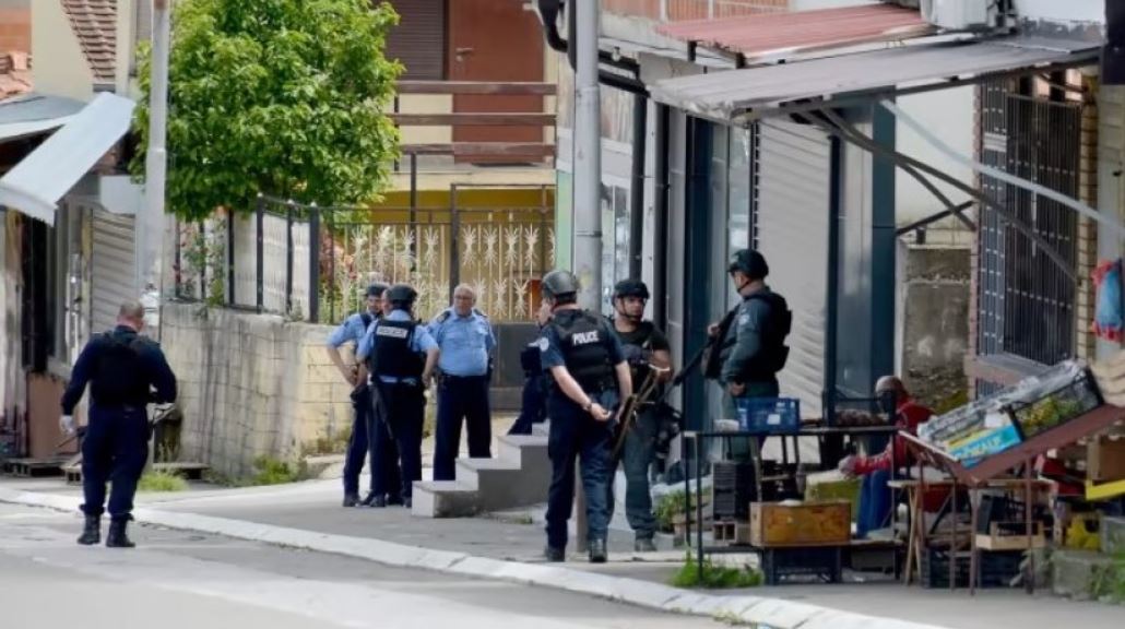 Financial Times: Οι Σέρβοι του Κοσόβου προειδοποιούν για ένοπλη εξέγερση