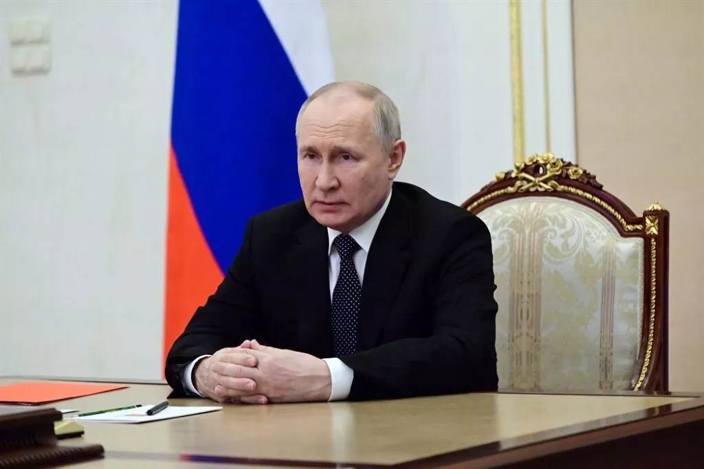 Συνέντευξη Πούτιν: Στήριξη στα στελέχη του υπ. Άμυνας – «Βρίσκομαι σε συνεχή επαφή μαζί τους»