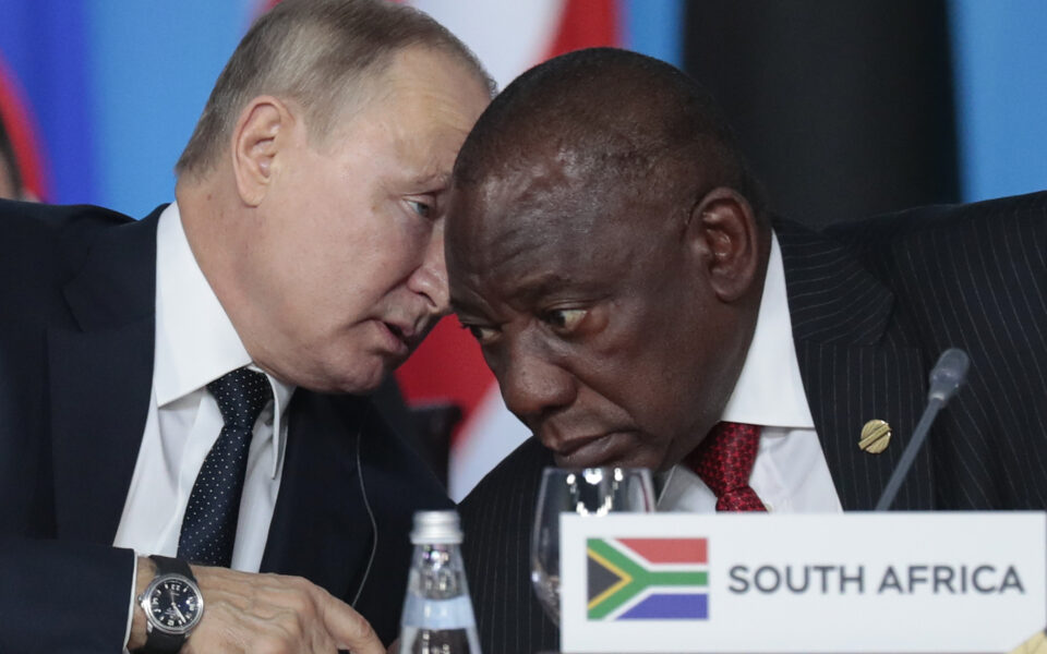 Τα «τεχνάσματα» που αναζητά η Νότια Αφρική για να αποφευχθεί η σύλληψη του Πούτιν
