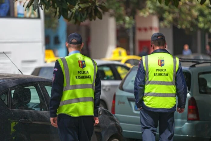 Αλβανία: Έφοδος της αντιτρομοκρατικής σε καταυλισμό εξόριστων Ιρανών- Ένας νεκρός, δεκάδες τραυματίες