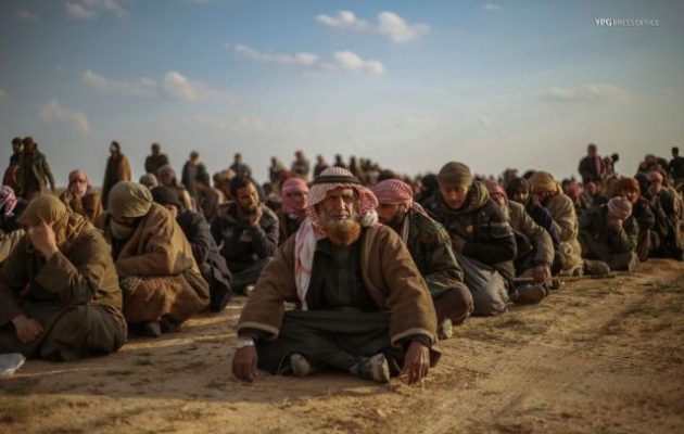 Σε δίκη από τους Κούρδους 10.000 τζιχαντιστές στη Βορειοανατολική Συρία