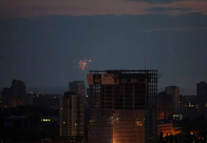 Μπαράζ ρωσικών επιθέσεων τις νυχτερινές-πρωινές ώρες στην Ουκρανία