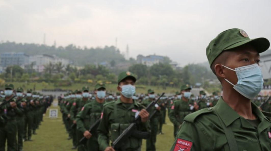 Η Κίνα ενισχύει τη νομιμότητα της Χούντας στη Μιανμάρ
