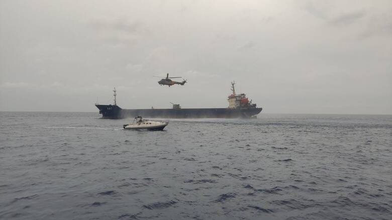 Σύγκρουση φορτηγών πλοίων ανοιχτά της Χίου – Αρνήθηκε την ελληνική βοήθεια το ένα από τα δύο πλοία