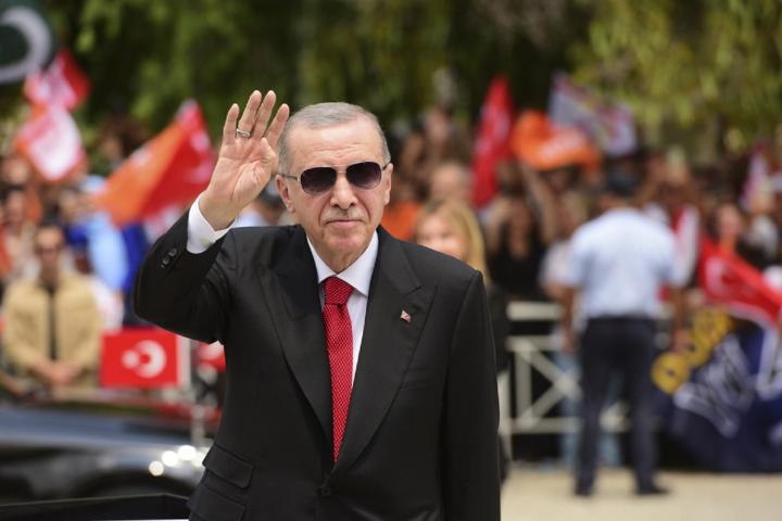 «Θερμό» διπλωματικό καλοκαίρι για τον Ερντογάν – Μαραθώνιος διεθνών επαφών