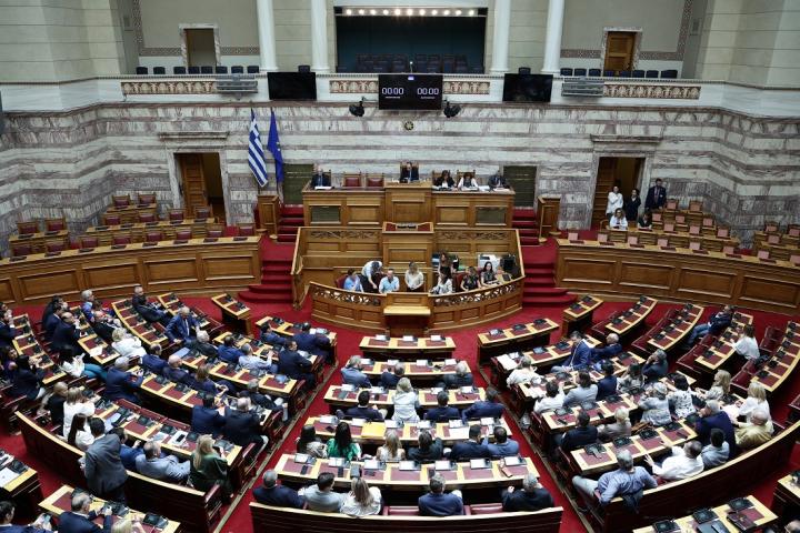  Νομοσχέδιο διευκόλυνσης ψήφου αποδήμων Ελλήνων: Πέρασε με 208 ψήφους «υπέρ», 68 «κατά» και 24 «παρών»