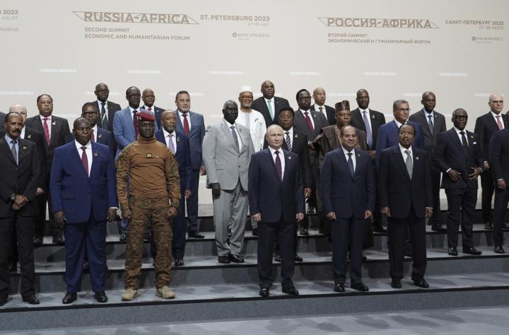Σύνοδος Κορυφής Ρωσίας – Αφρικής: Πιέσεις για ειρήνευση στην Ουκρανία και σιτηρά