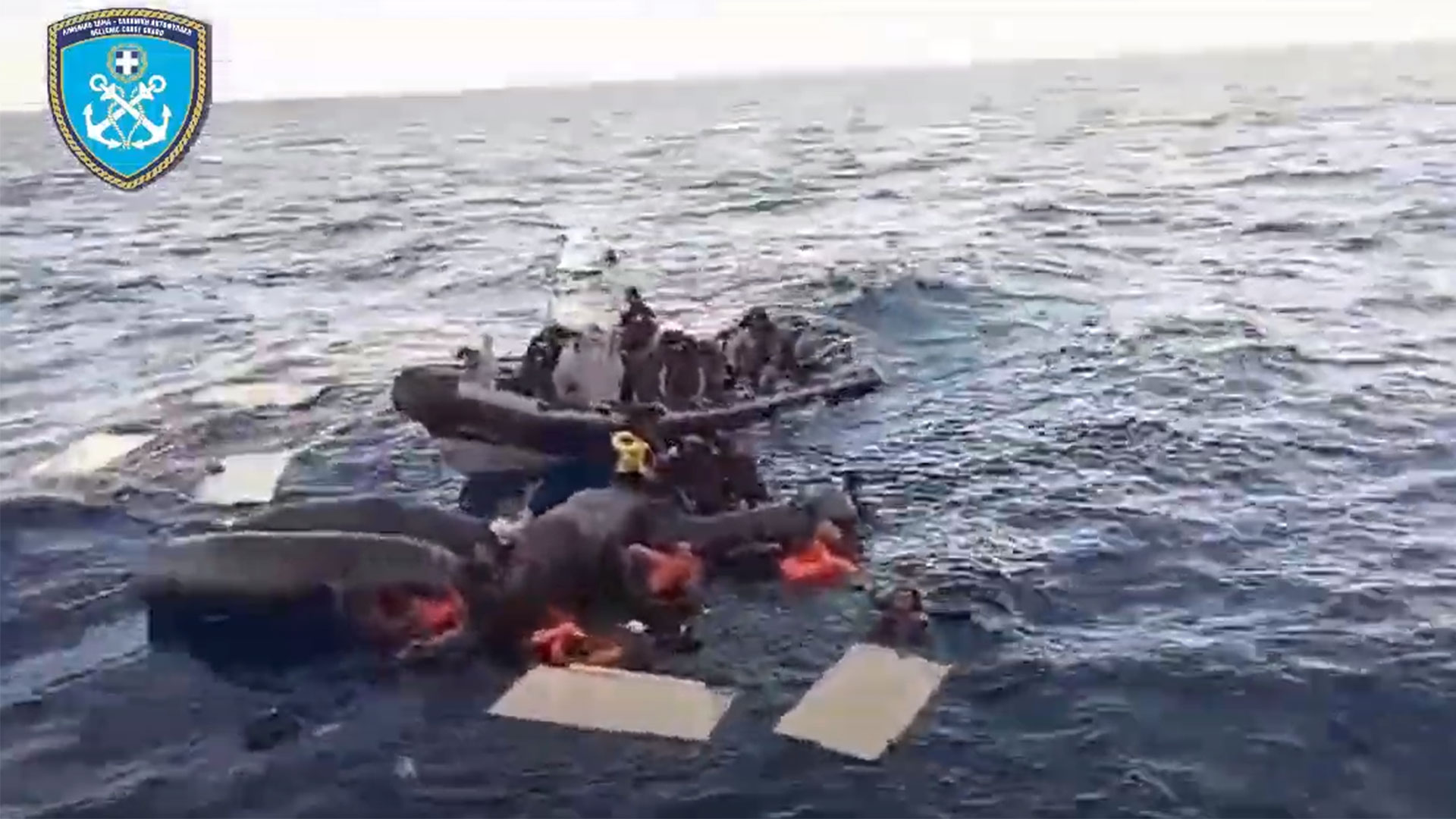 Βίντεο: Αλλοδαποί «βούλιαξαν» λέμβο με μετανάστες ανοιχτά της Μυτιλήνης