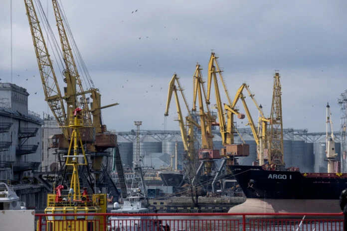 Ουκρανία: Εξετάζεται προσωρινή θαλάσσια διαδρομή για τα σιτηρά