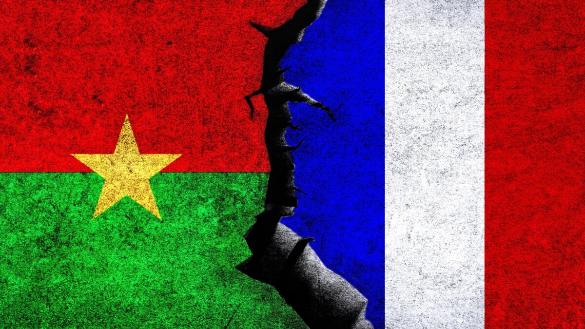 Η Γαλλία αναστέλλει την αναπτυξιακή και δημοσιονομική στήριξη στην Μπουρκίνα Φάσο