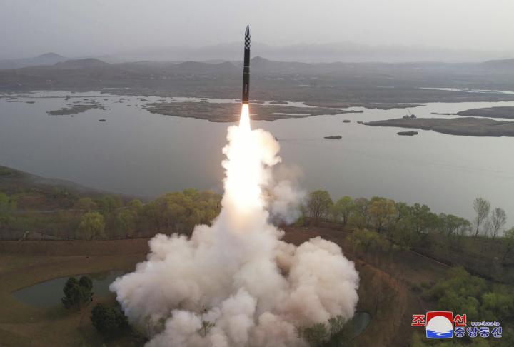 Β. Κορέα: Απέτυχε η δεύτερη προσπάθεια εκτόξευσης κατασκοπευτικού δορυφόρου