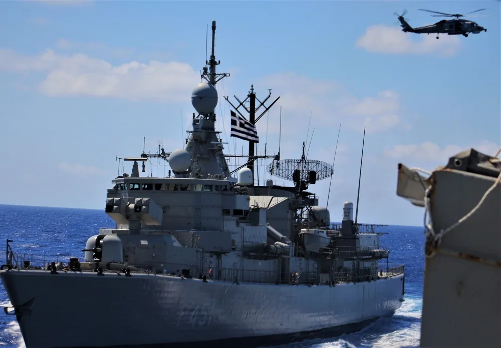 Αργούν οι αποφάσεις για το Πολεμικό Ναυτικό την ώρα που οι Τούρκοι περνούν σε αντεπίθεση με νέα πλοία