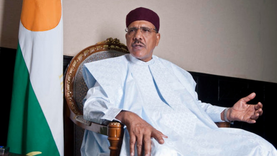 Νίγηρας: Σε δίκη για εσχάτη προδοσία ο ανατραπείς Πρόεδρος Mohamed Bazoum εν μέσω ανησυχιών των ΗΠΑ