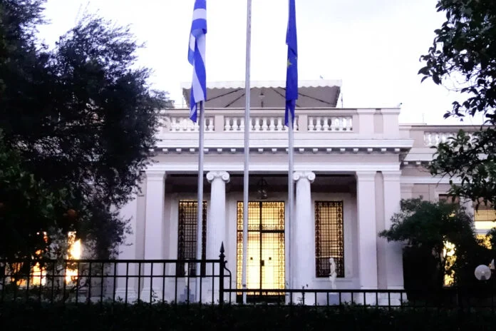 Γενικοί Γραμματείς υπουργείων: Ενώ η Ελλάδα καίγεται στην κυριολεξία, σημαντικές αυξήσεις αποδοχών τους