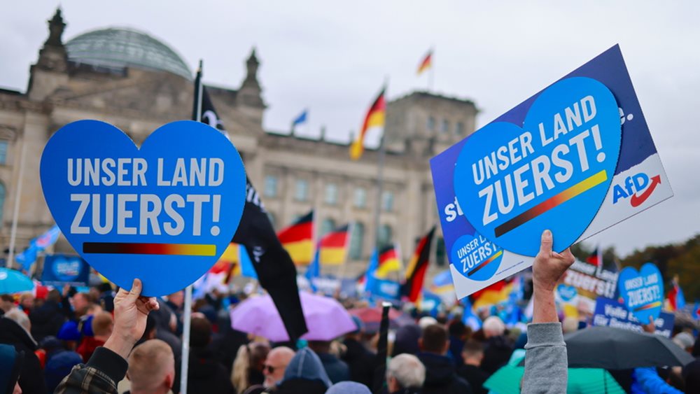 Γκέρχαρτ Μπάουμ: Το ακροδεξιό κόμμα AfD είναι η “μεγαλύτερη απειλή” για τη δημοκρατία στη Γερμανία 
