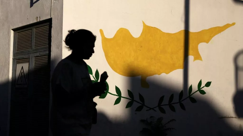 Κάποιοι στην Κύπρο βράζουν στο ζουμί τους αιχμάλωτοι εμμονών