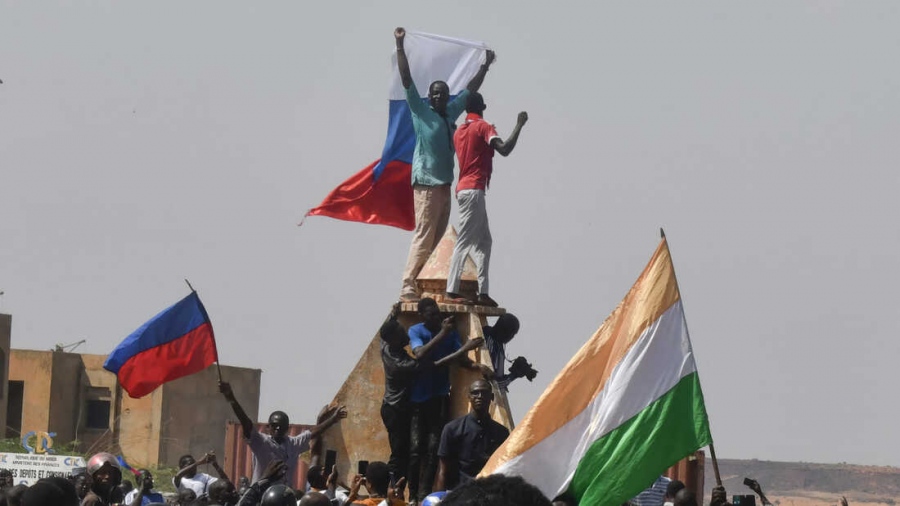 Πραξικόπημα στο Νίγηρα: Νέα εστία έντασης Δύσης-Ρωσίας απειλεί τη σταθερότητα στην Αφρική